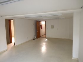 Salas/Conjuntos com 75m² no bairro Higienópolis em Porto Alegre para Alugar