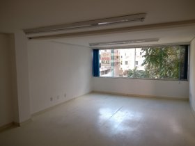 Salas/Conjuntos com 75m² no bairro Higienópolis em Porto Alegre para Alugar