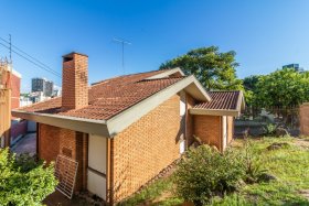 Casa com 500m², 3 dormitórios no bairro Boa Vista em Porto Alegre para Alugar