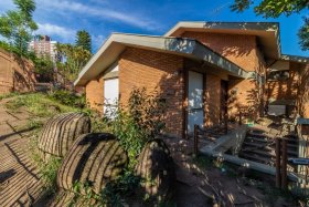 Casa com 500m², 3 dormitórios no bairro Boa Vista em Porto Alegre para Alugar