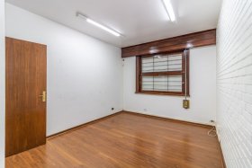 Casa com 500m², 3 dormitórios no bairro Boa Vista em Porto Alegre para Alugar