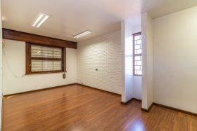 Casa com 500m², 3 dormitórios no bairro Boa Vista em Porto Alegre para Alugar