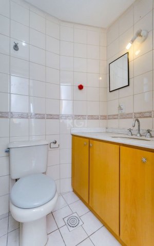 Apartamento com 129m², 2 dormitórios no bairro Petrópolis em Porto Alegre para Alugar