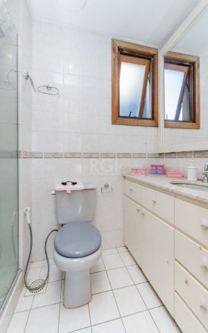 Apartamento com 129m², 2 dormitórios no bairro Petrópolis em Porto Alegre para Alugar