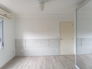 Apartamento com 83m², 3 dormitórios no bairro São Sebastião em Porto Alegre para Alugar
