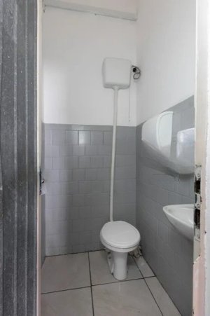Depósito com 450m² no bairro Navegantes em Porto Alegre para Alugar