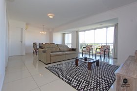 Apartamento com 125m², 3 dormitórios no bairro Jardim Europa em Porto Alegre para Alugar