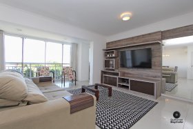 Apartamento com 125m², 3 dormitórios no bairro Jardim Europa em Porto Alegre para Alugar