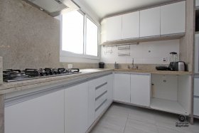 Apartamento com 125m², 3 dormitórios no bairro Jardim Europa em Porto Alegre para Alugar
