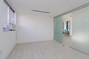 Salas/Conjuntos com 130m² no bairro Independência em Porto Alegre para Alugar
