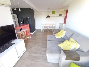 Apartamento com 84m², 3 dormitórios no bairro Jardim Lindóia em Porto Alegre para Alugar