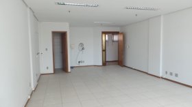 Salas/Conjuntos com 53m² no bairro São Geraldo em Porto Alegre para Alugar