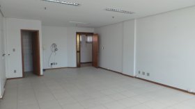 Salas/Conjuntos com 53m² no bairro São Geraldo em Porto Alegre para Alugar