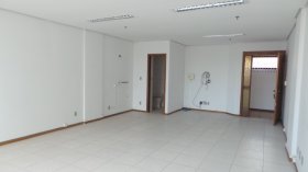 Salas/Conjuntos com 53m² no bairro São Geraldo em Porto Alegre para Alugar