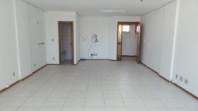 Salas/Conjuntos com 53m² no bairro São Geraldo em Porto Alegre para Alugar