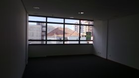 Salas/Conjuntos com 53m² no bairro São Geraldo em Porto Alegre para Alugar