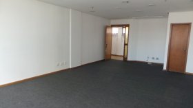 Salas/Conjuntos com 53m² no bairro São Geraldo em Porto Alegre para Alugar