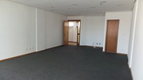 Salas/Conjuntos com 53m² no bairro São Geraldo em Porto Alegre para Alugar