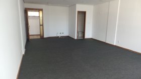 Salas/Conjuntos com 53m² no bairro São Geraldo em Porto Alegre para Alugar