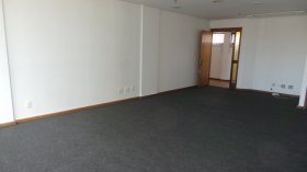 Salas/Conjuntos com 53m² no bairro São Geraldo em Porto Alegre para Alugar