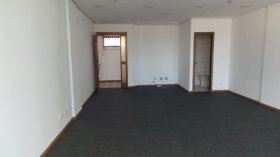 Salas/Conjuntos com 53m² no bairro São Geraldo em Porto Alegre para Alugar