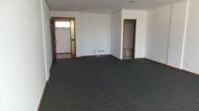 Salas/Conjuntos com 53m² no bairro São Geraldo em Porto Alegre para Alugar