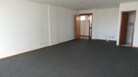 Salas/Conjuntos com 53m² no bairro São Geraldo em Porto Alegre para Alugar