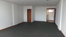 Conjunto/Sala com 53m² no bairro São Geraldo em Porto Alegre para Alugar