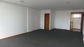 Salas/Conjuntos com 53m² no bairro São Geraldo em Porto Alegre para Alugar