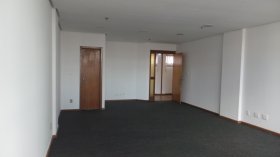 Salas/Conjuntos com 53m² no bairro São Geraldo em Porto Alegre para Alugar