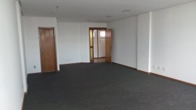 Salas/Conjuntos com 53m² no bairro São Geraldo em Porto Alegre para Alugar