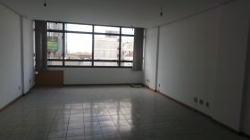 Salas/Conjuntos com 53m² no bairro São Geraldo em Porto Alegre para Alugar