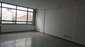 Salas/Conjuntos com 53m² no bairro São Geraldo em Porto Alegre para Alugar