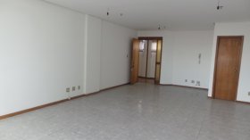 Salas/Conjuntos com 53m² no bairro São Geraldo em Porto Alegre para Alugar