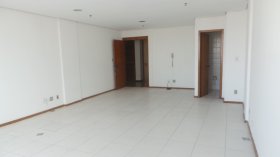 Salas/Conjuntos com 53m² no bairro São Geraldo em Porto Alegre para Alugar