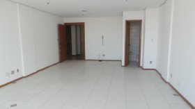 Salas/Conjuntos com 53m² no bairro São Geraldo em Porto Alegre para Alugar