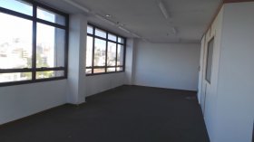 Conjunto/Sala com 53m² no bairro São Geraldo em Porto Alegre para Alugar