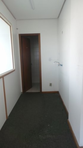 Conjunto/Sala com 53m² no bairro São Geraldo em Porto Alegre para Alugar