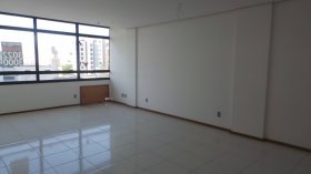 Salas/Conjuntos com 53m² no bairro São Geraldo em Porto Alegre para Alugar