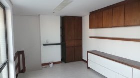 Salas/Conjuntos com 80m² no bairro Moinhos de Vento em Porto Alegre para Alugar