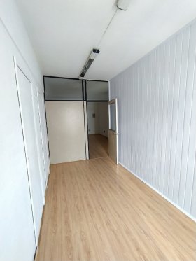 Salas/Conjuntos com 50m² no bairro Petrópolis em Porto Alegre para Alugar