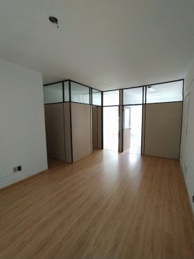 Salas/Conjuntos com 50m² no bairro Petrópolis em Porto Alegre para Alugar
