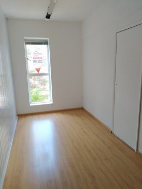 Salas/Conjuntos com 50m² no bairro Petrópolis em Porto Alegre para Alugar