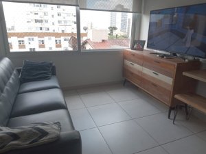 Apartamento com 61m², 2 dormitórios no bairro Higienópolis em Porto Alegre para Alugar