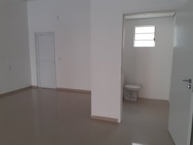 Loja com 90m² no bairro Glória em Porto Alegre para Alugar