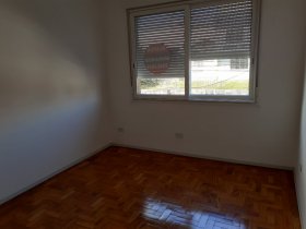 Apartamento com 60m², 2 dormitórios no bairro Vila Ipiranga em Porto Alegre para Alugar