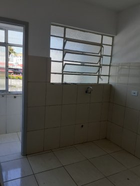 Apartamento com 60m², 2 dormitórios no bairro Vila Ipiranga em Porto Alegre para Alugar