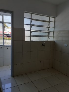 Apartamento com 60m², 2 dormitórios no bairro Vila Ipiranga em Porto Alegre para Alugar