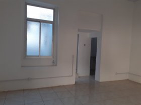 Loja com 80m² no bairro Centro Histórico em Porto Alegre para Alugar