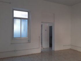 Loja com 80m² no bairro Centro Histórico em Porto Alegre para Alugar